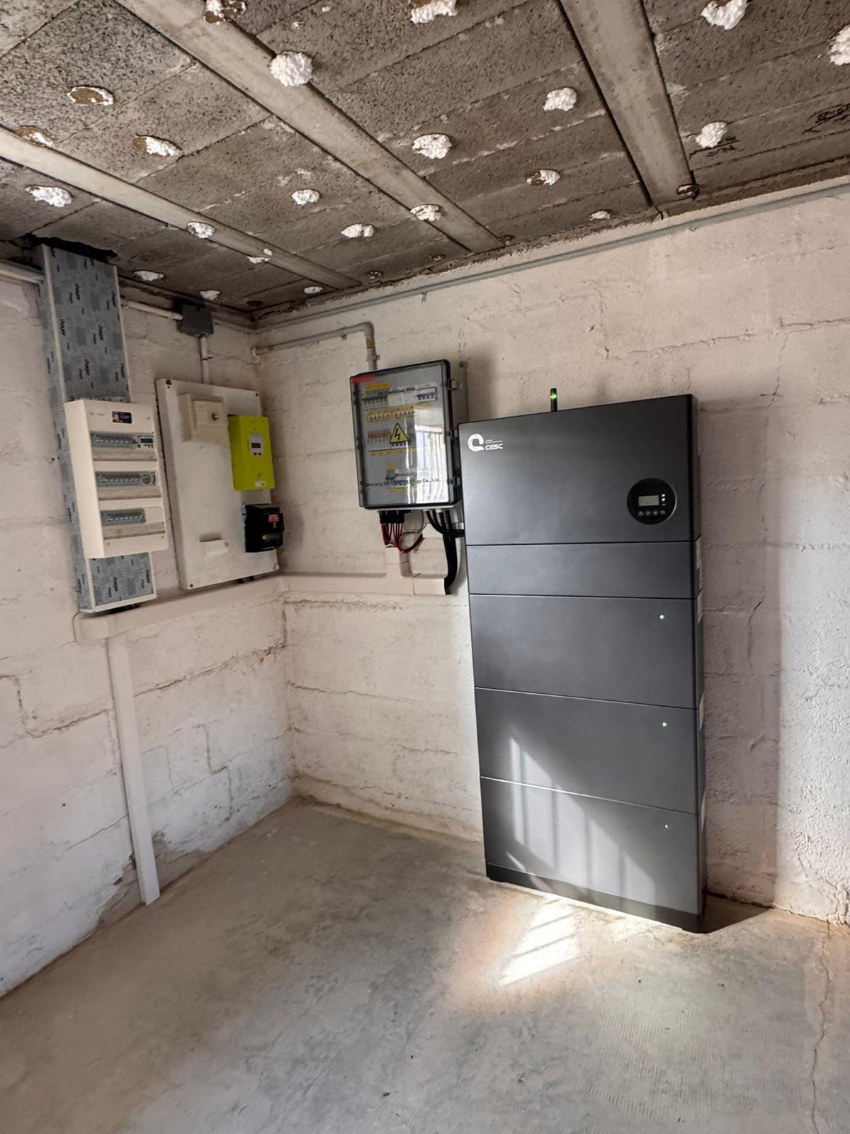 Onduleur hybride et coffret de protection - EVF